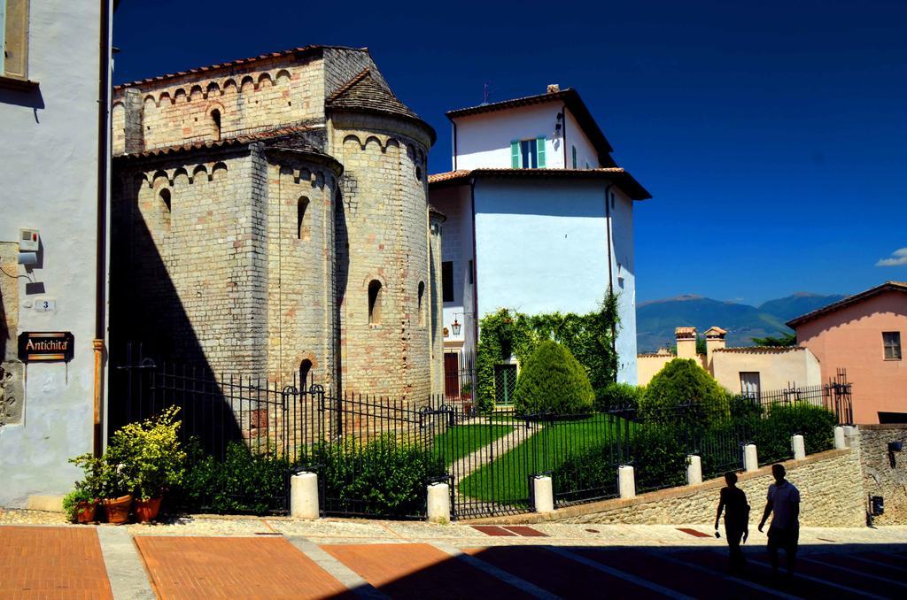 Hotel Clarici Сполето Екстериор снимка