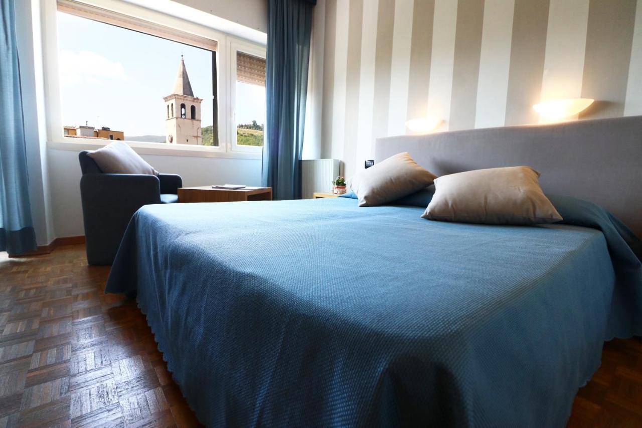 Hotel Clarici Сполето Екстериор снимка