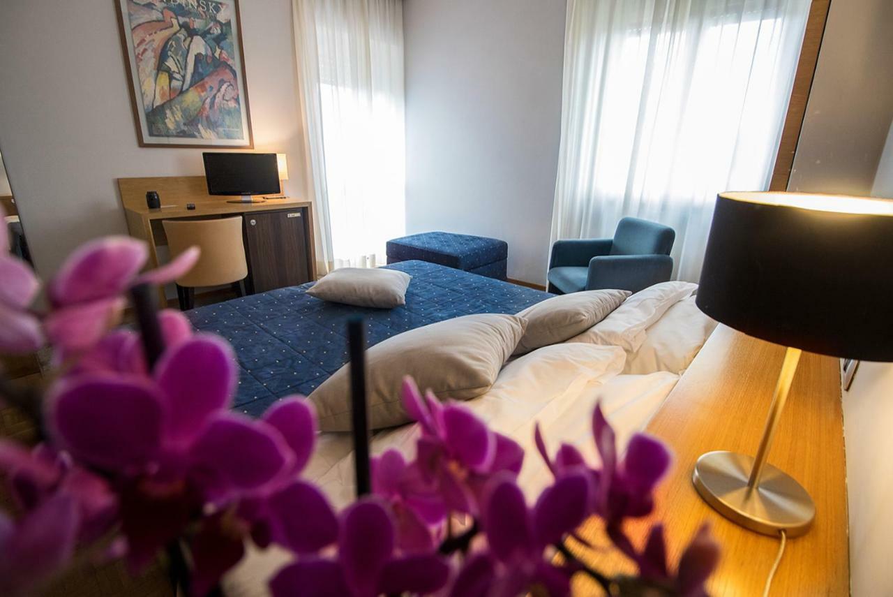 Hotel Clarici Сполето Екстериор снимка